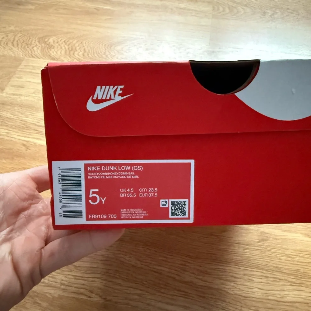 Nike Boys Dunks - Picture 9 of 9